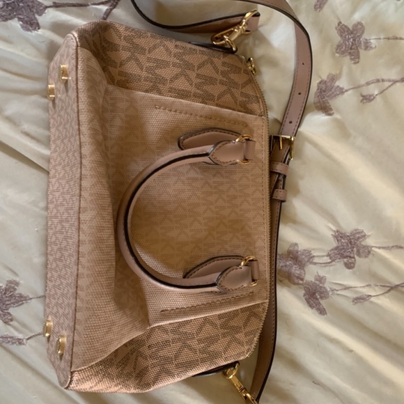 Michael Kors - Picture 4 of 4